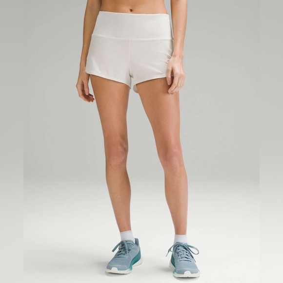 A Lululemon Speed Up High-Rise Lined Short 2.5" - Picture 5 of 6
